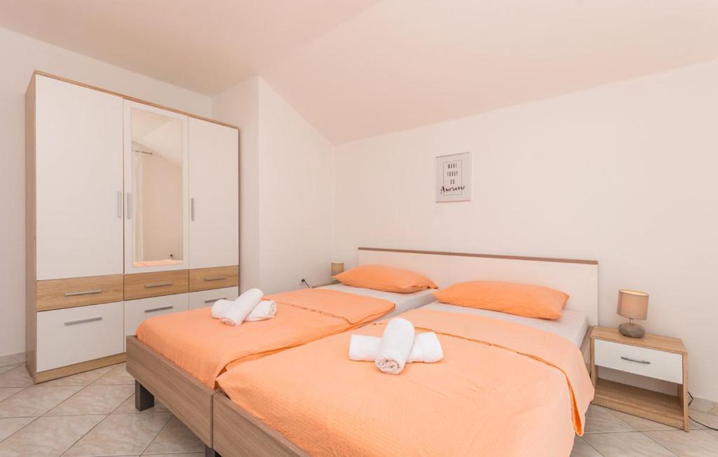 Apartments Mikulic Biograd Na Moru Bagian luar foto