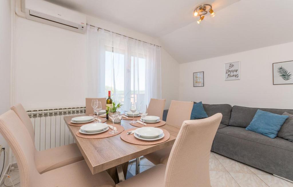 Apartments Mikulic Biograd Na Moru Bagian luar foto
