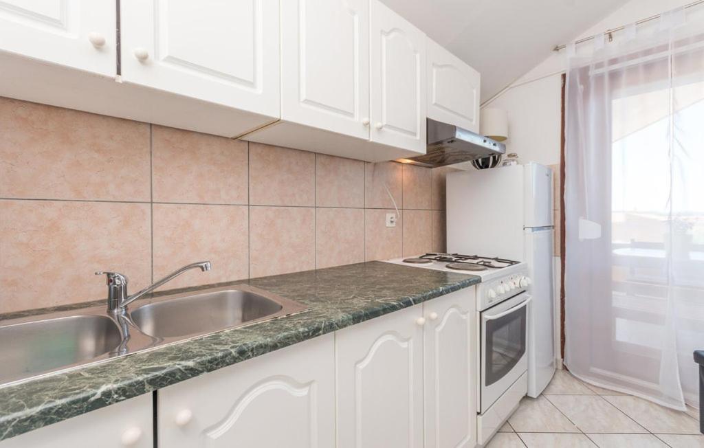 Apartments Mikulic Biograd Na Moru Bagian luar foto