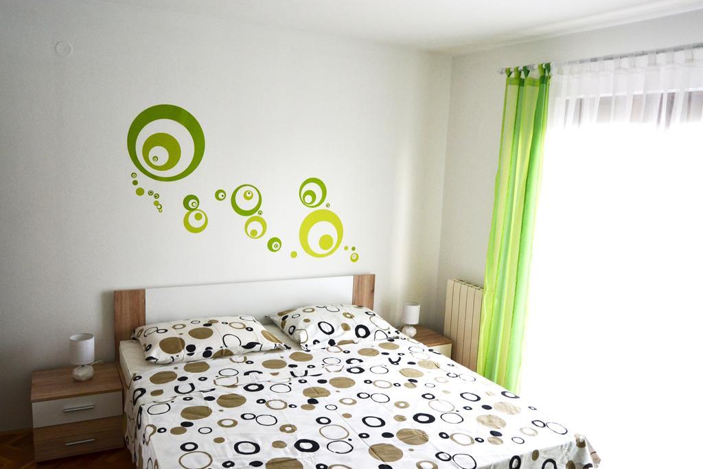 Apartments Mikulic Biograd Na Moru Bagian luar foto