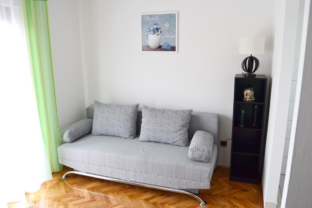 Apartments Mikulic Biograd Na Moru Bagian luar foto